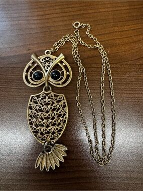 1970’s Sarah Coventry Gold-Tone Owl Pendant Necklace with Black Accent Eyes